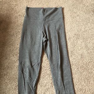 Hard tail grey leggings
